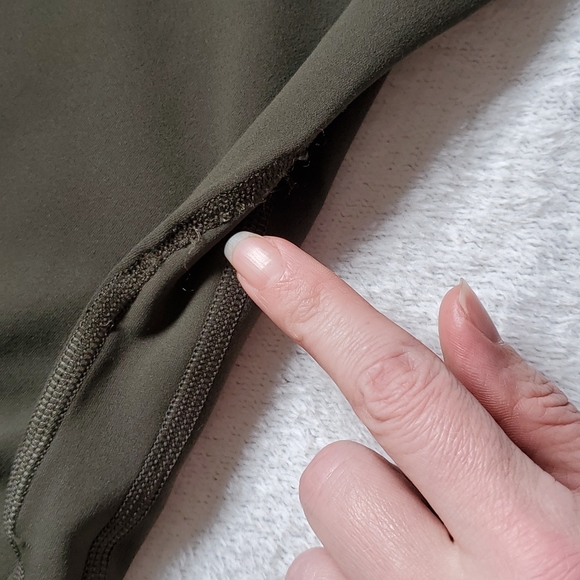 *Small Pull* Lululemon Align High-rise Pant 28" Dark Olive - Picture 9 of 14